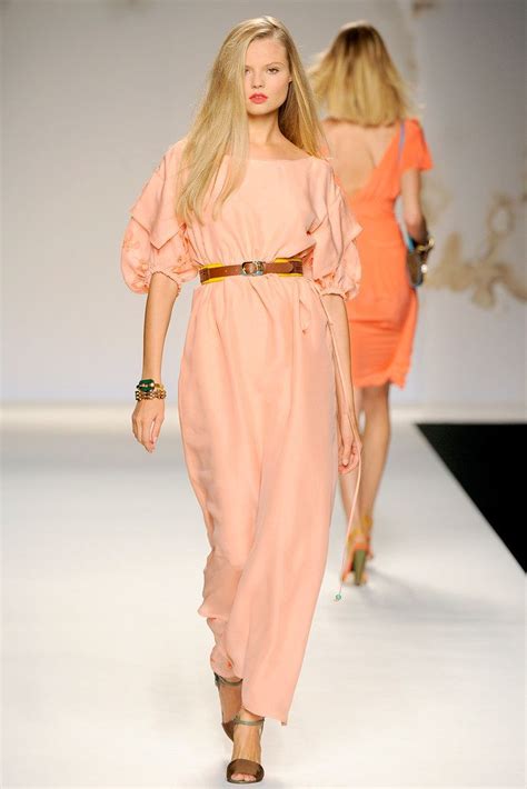 Watch Fendi: Spring 2011 Ready